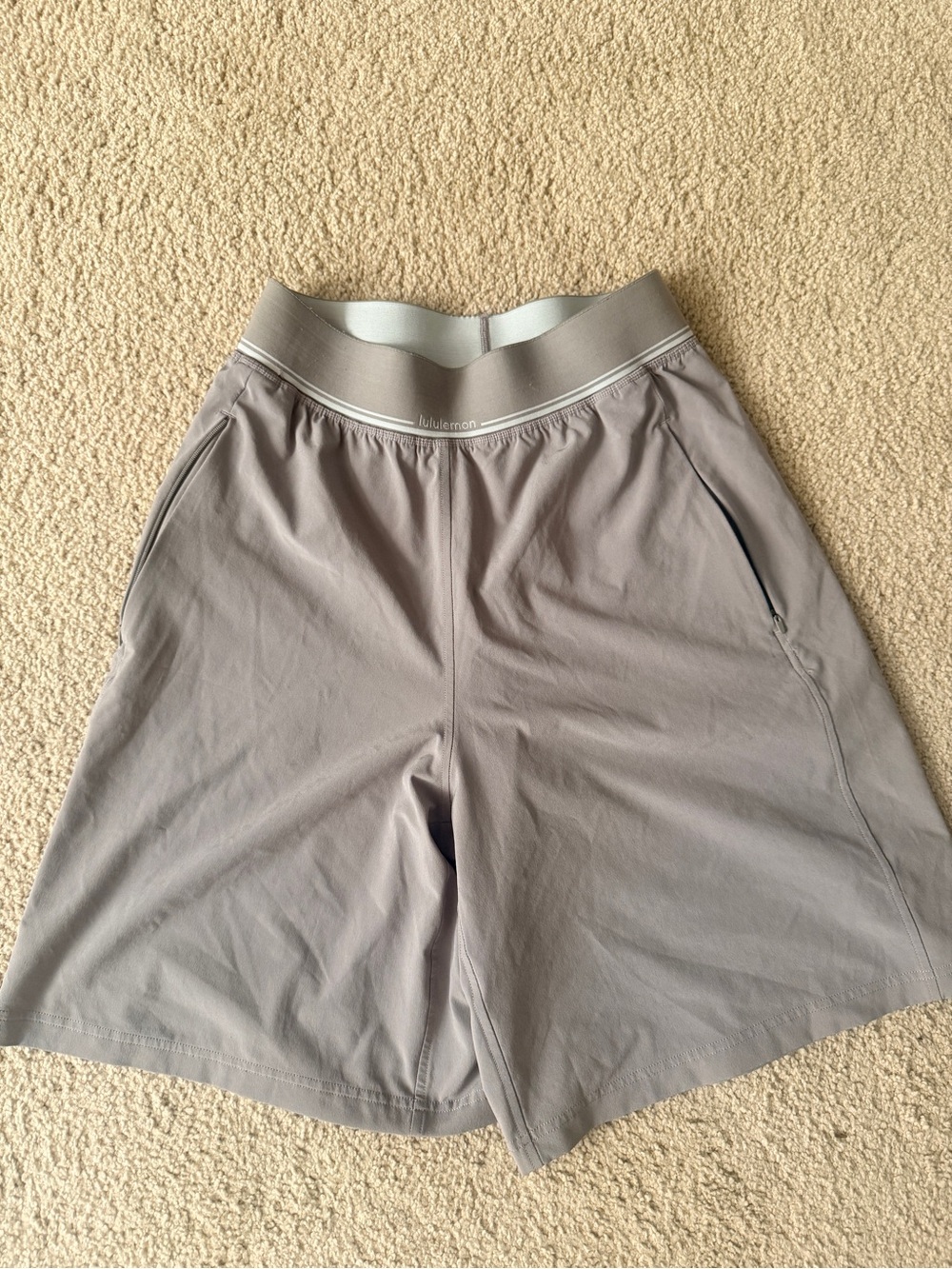 lululemon athletica Men's Athletic Shorts - Light Gray